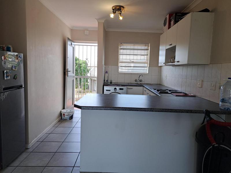 2 Bedroom Property for Sale in Oakglen Western Cape